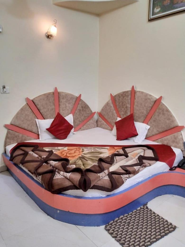 Hotel Amar Palace Pachmarhī Exteriör bild
